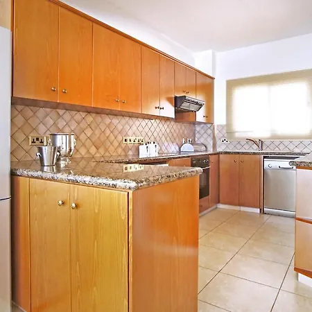 In Sleeps 6 With Pool And Air Con Villa
